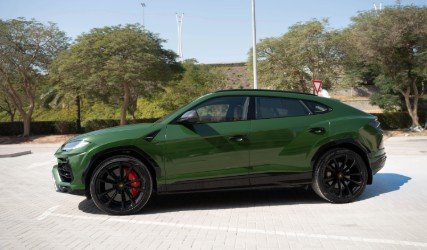 Rent Urus 2022 in Dubai