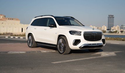 Rent GLS580 2023 in Dubai