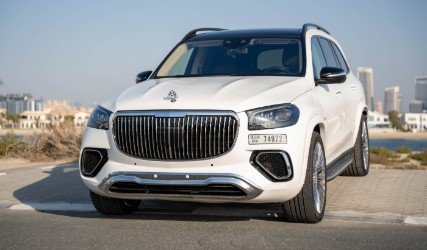 Rent GLS580 2023 in Dubai