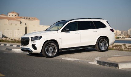 Rent GLS580 2023 in Dubai