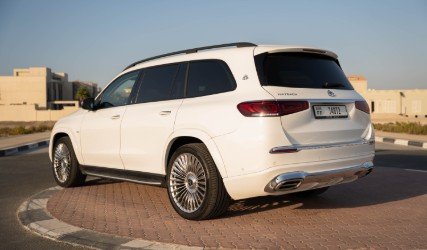 Rent GLS580 2023 in Dubai