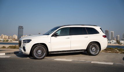 Rent GLS580 2023 in Dubai